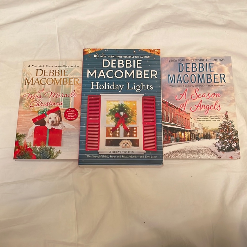 Debbie Macomber Christmas book bundle!